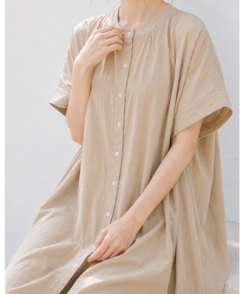 FAZVY(ファズビー)の「夏をさらっと楽しむ、ナチュラルギャザーワンピース(ワンピース・レディース・ホワイト/ブラウン・L/M)」の16枚目の写真