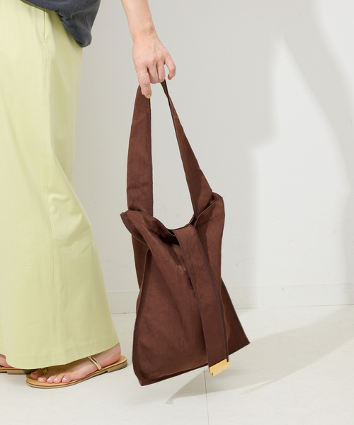 ITTI（イッチ）の「《追加9》ITTI/イッチ SLOBE別注 TOTE M（トートバッグ・レディース・ブラウン/ブラック・FREE）」の11枚目の写真