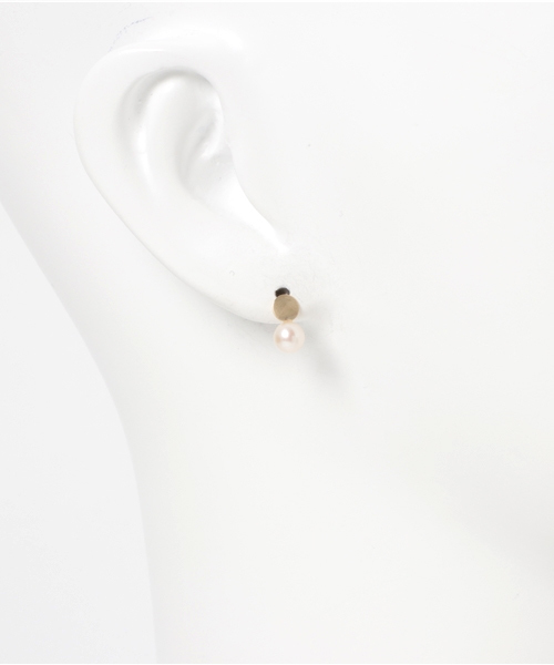 ANEMONE（アネモネ）の「スコッチ・淡水パールピアス[K10]（ピアス（両耳用）・レディース・ホワイト・FREE）」の4枚目の写真