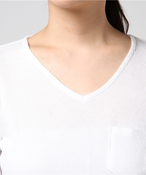 RNA（アールエヌエー）の「M0691 ショルダースリットVネックTシャツ（Tシャツ/カットソー・レディース・ロイヤルブルー/レッド/ブラック/オフホワイト・MEDIUM）」の7枚目の写真