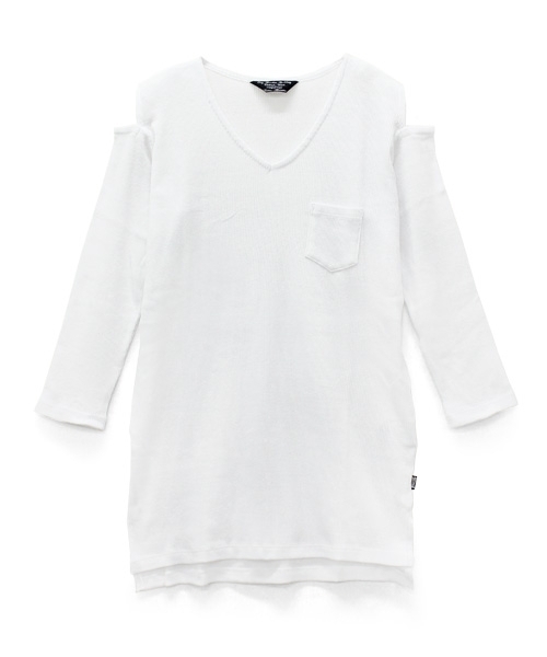 RNA（アールエヌエー）の「M0691 ショルダースリットVネックTシャツ（Tシャツ/カットソー・レディース・ロイヤルブルー/レッド/ブラック/オフホワイト・MEDIUM）」の2枚目の写真