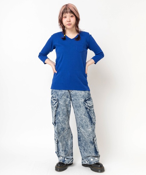 RNA（アールエヌエー）の「M0691 ショルダースリットVネックTシャツ（Tシャツ/カットソー・レディース・ロイヤルブルー/レッド/ブラック/オフホワイト・MEDIUM）」の18枚目の写真