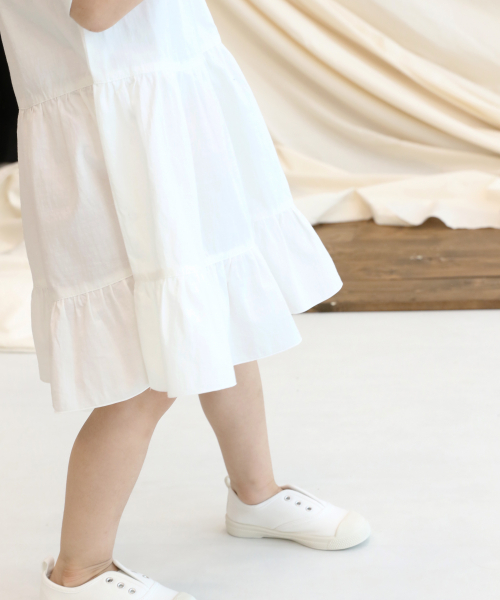 LOWRYS FARM(ローリーズファーム)の「ティアードワンピース 830345(ワンピース・キッズ・オフホワイト/ピンク/グリーン/ブルー・100/110/120)」の9枚目の写真