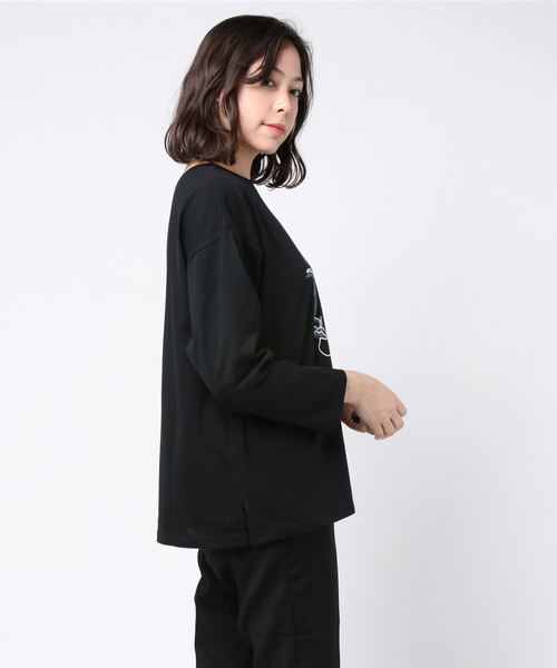 Libby&Rose(リビーアンドローズ)の「アートGIRL ロングTシャツ(Tシャツ/カットソー・レディース・オフホワイト/ブラック/ベージュ・FREE)」の4枚目の写真