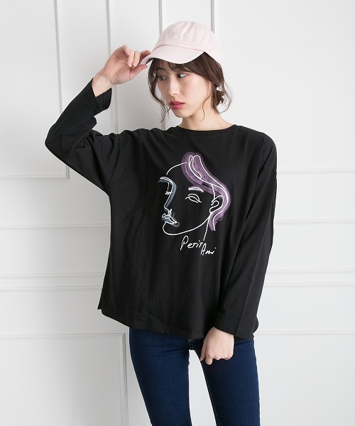 Libby&Rose(リビーアンドローズ)の「アートGIRL ロングTシャツ(Tシャツ/カットソー・レディース・オフホワイト/ブラック/ベージュ・FREE)」の2枚目の写真