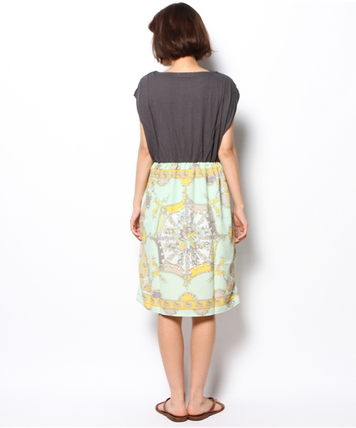 OUTLET（アウトレット）の「【CIAOPANIC TYPY】パネル切リ替エワンピース（ワンピース・レディース・ベージュ/チャコールグレー・FREE）」の5枚目の写真