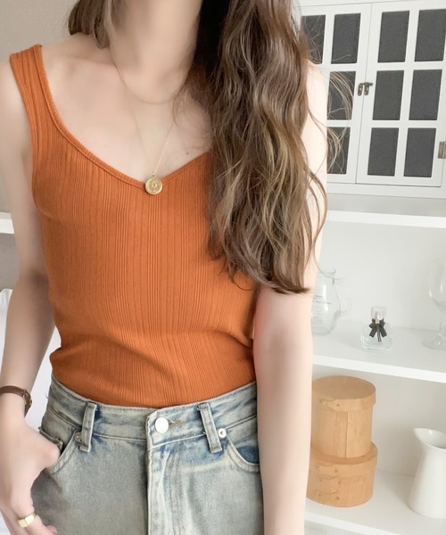 classicalelf（クラシカルエルフ）の「ランダムリブ スクエア無地2wayタンクトップ（袖なし）（タンクトップ・レディース・ホワイト/ブラック/ベージュ/ブラウン/チャコール/グレイッシュベージュ/パープル/オレンジ/グリーン/グレー系その他・MEDIUM/LARGE/X-LARGE/XX-LARGE/SMALL）」の10枚目の写真