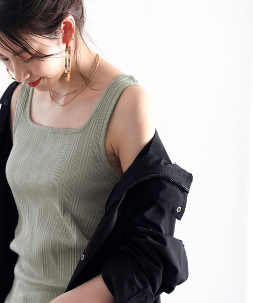 classicalelf（クラシカルエルフ）の「ランダムリブ スクエア無地2wayタンクトップ（袖なし）（タンクトップ・レディース・ホワイト/ブラック/ベージュ/ブラウン/チャコール/グレイッシュベージュ/パープル/オレンジ/グリーン/グレー系その他・MEDIUM/LARGE/X-LARGE/XX-LARGE/SMALL）」の8枚目の写真