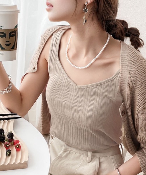 classicalelf（クラシカルエルフ）の「ランダムリブ スクエア無地2wayタンクトップ（袖なし）（タンクトップ・レディース・ホワイト/ブラック/ベージュ/ブラウン/チャコール/グレイッシュベージュ/パープル/オレンジ/グリーン/グレー系その他・MEDIUM/LARGE/X-LARGE/XX-LARGE/SMALL）」の14枚目の写真