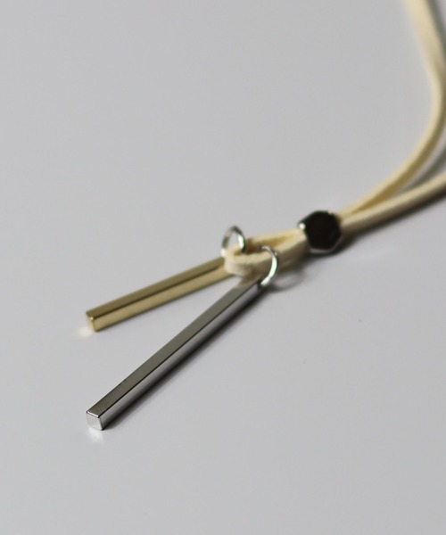 Confirm(コンファーム)の「Confirm / コンファーム 2バーレザーネックレス(ネックレス・メンズ・ホワイト/ブラック・FREE)」の5枚目の写真