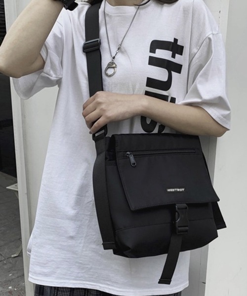 WESTBOY（ウエストボーイ）の「スクエアショルダーバッグ WB2026【WB ORIGINALS】（ショルダーバッグ・メンズ・ブラック・FREE）」の4枚目の写真