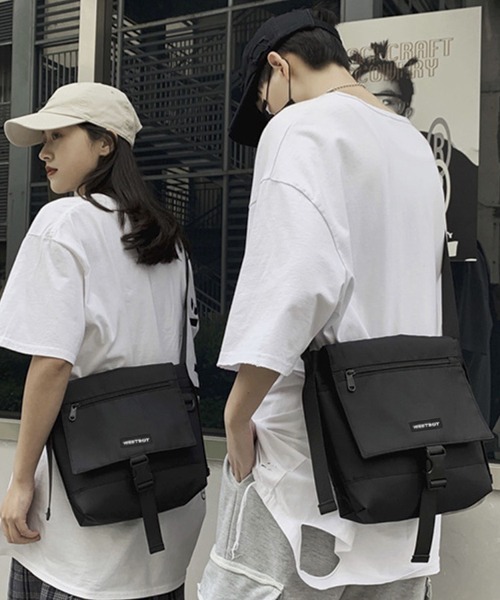 WESTBOY（ウエストボーイ）の「スクエアショルダーバッグ WB2026【WB ORIGINALS】（ショルダーバッグ・メンズ・ブラック・FREE）」の8枚目の写真