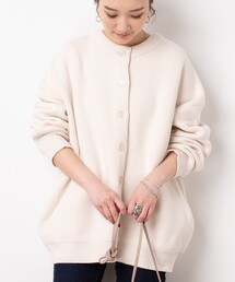 2021年春の白カーディガンコーデ21選。着こなしをワンランクあげる人気 