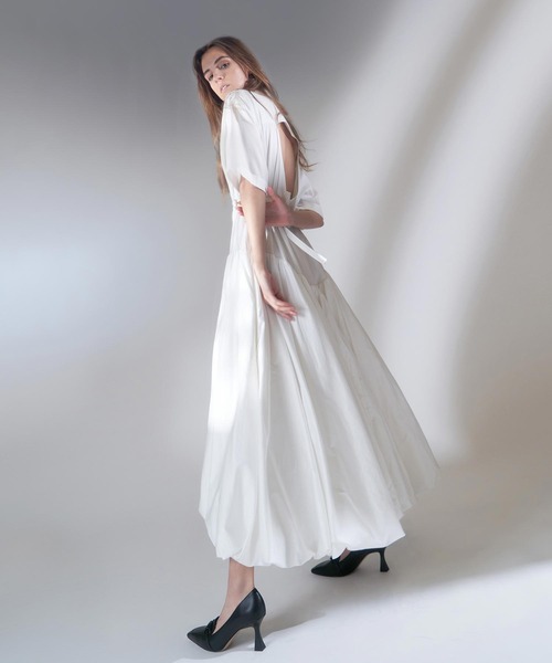 CHARLES & KEITH(チャールズ & キース)の「チェーンエンベリッシュド ローファーパンプス / Chain-Embellished Loafer Pumps(ローファー・レディース・ブラック/ライトベージュ/レンガ・22.5cm/23cm/23.5cm/24.5cm/25cm/25.5cm/22cm)」の18枚目の写真