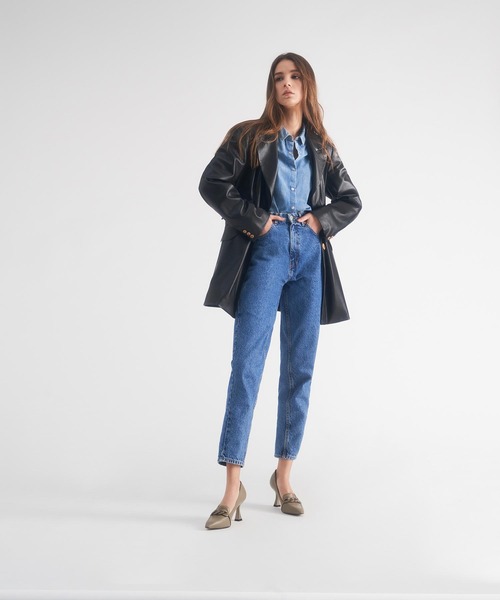 CHARLES & KEITH(チャールズ & キース)の「チェーンエンベリッシュド ローファーパンプス / Chain-Embellished Loafer Pumps(ローファー・レディース・ブラック/ライトベージュ/レンガ・22.5cm/23cm/23.5cm/24.5cm/25cm/25.5cm/22cm)」の21枚目の写真
