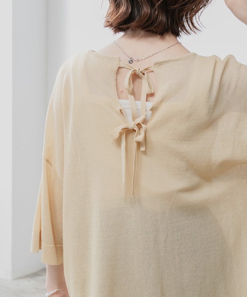 BONLECILL(ボンルシール)の「オーバーサイズバックリボンシアーニットプルオーバー(ニット/セーター・レディース・ブラック/ベージュ/ブラウン・FREE)」の11枚目の写真