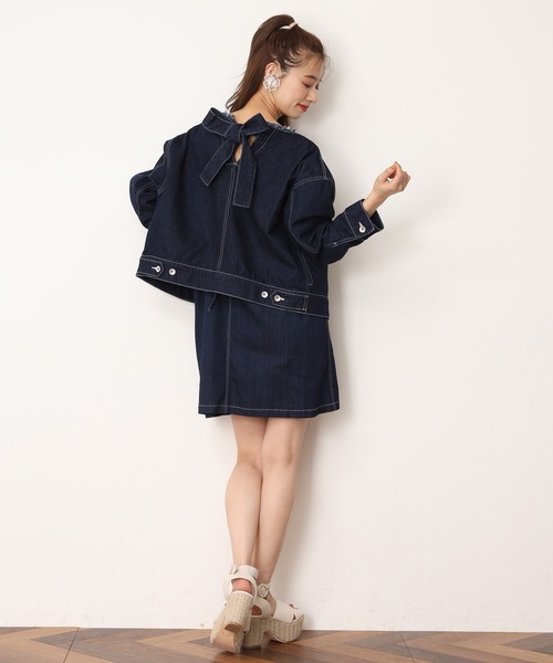 one after another NICE CLAUP(ワンアフターアナザーナイスクラップ)の「デニムミニキャミソールワンピース(ワンピース・レディース・ブラック/ネイビー/アイボリー・FREE)」の4枚目の写真