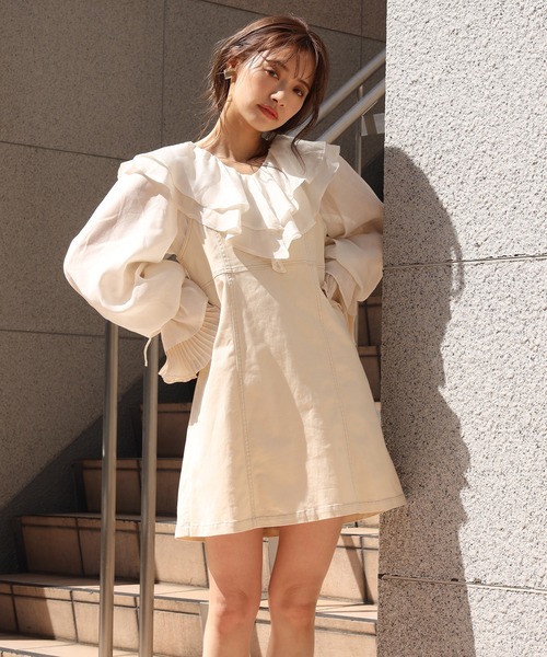 one after another NICE CLAUP(ワンアフターアナザーナイスクラップ)の「デニムミニキャミソールワンピース(ワンピース・レディース・ブラック/ネイビー/アイボリー・FREE)」の14枚目の写真