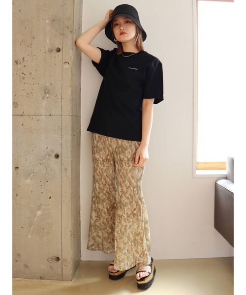 MURUA（ムルーア）の「【MURUA×古塔つみ】ショートヘアガールTシャツ（Tシャツ/カットソー・レディース・ホワイト/ブラック・FREE）」の3枚目の写真