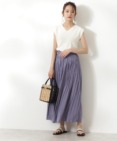 N.（N. Natural Beauty Basic）（エヌエヌナチュラルビューティーベーシック）の「パウダーサテンロングスカート（スカート・レディース・パープル/グレー/ブラック系その他/グレー系その他・MEDIUM）」の10枚目の写真