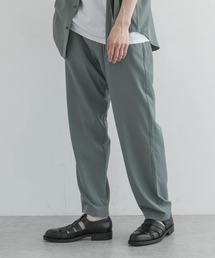 UR Lab.　ドレープテーパードパンツ