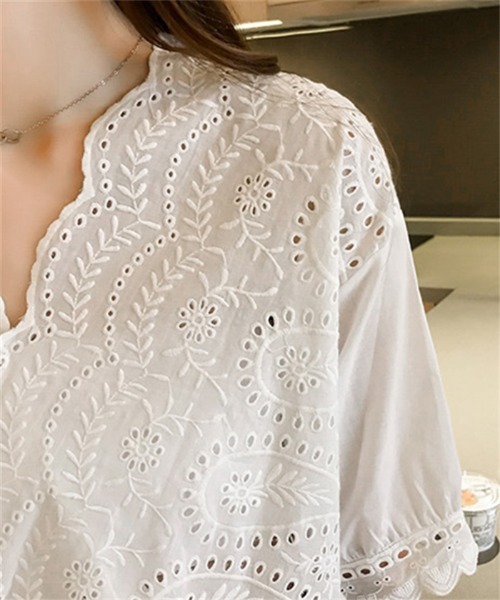 MAISON DE THERESE(メゾン ド テレーズ)の「レース刺繍ブラウス(シャツ/ブラウス・レディース・ホワイト・L/M/XL/S)」の3枚目の写真