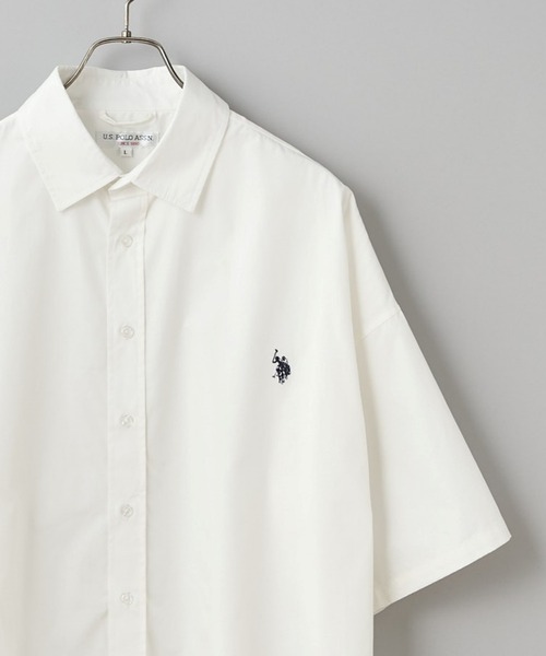 U.S. POLO ASSN.（ユーエスポロアッスン）の「【U.S. POLO ASSN. /ユーエスポロアッスン】別注ワンポイント刺繍ロゴビッグシルエットシャツ/WEB限定（シャツ/ブラウス・メンズ・ホワイト/ベージュ/オレンジ/インディゴブルー/ライトインディゴブルー/グレー・MEDIUM/LARGE/X-LARGE）」の2枚目の写真