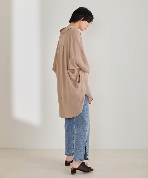 Bou Jeloud（ブージュルード）の「バックボタンシャツチュニック（シャツ/ブラウス・レディース・ブラック/ベージュ/オフホワイト・38）」の8枚目の写真