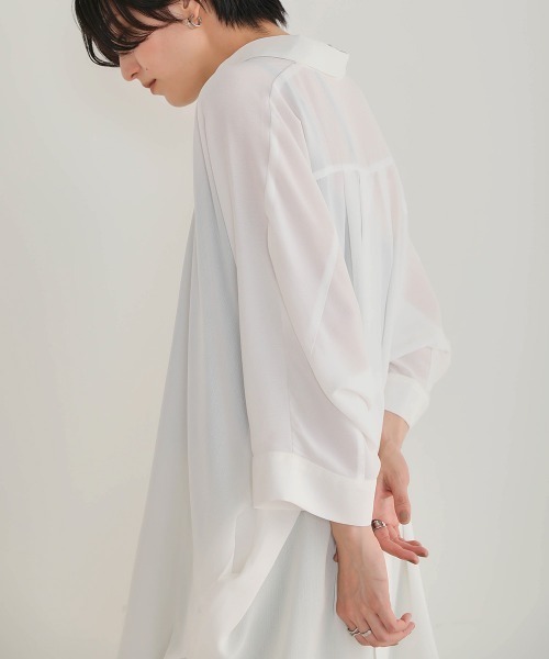 Bou Jeloud（ブージュルード）の「バックボタンシャツチュニック（シャツ/ブラウス・レディース・ブラック/ベージュ/オフホワイト・38）」の18枚目の写真