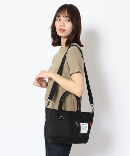 AVIREX（アヴィレックス）の「【直営店限定】2ウェイキルティングミニトートバッグ/ 2WAY QUILTING MINI TOTE BAG/アヴィレックス/AVIREX（トートバッグ・レディース・ブラック/オリーブ/アイボリー・FREE）」の9枚目の写真