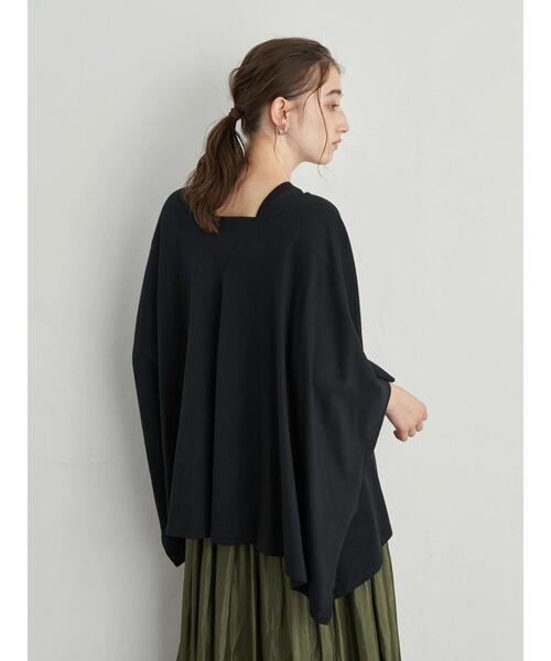 YECCA VECCA(イェッカヴェッカ)の「・ポンチョカットソー*(Tシャツ/カットソー・レディース・チャコールグレー/ブラック/ライトベージュ/グリーン系その他3・FREE)」の6枚目の写真