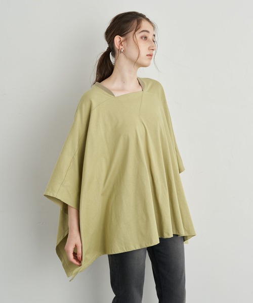 YECCA VECCA(イェッカヴェッカ)の「・ポンチョカットソー*(Tシャツ/カットソー・レディース・チャコールグレー/ブラック/ライトベージュ/グリーン系その他3・FREE)」の4枚目の写真