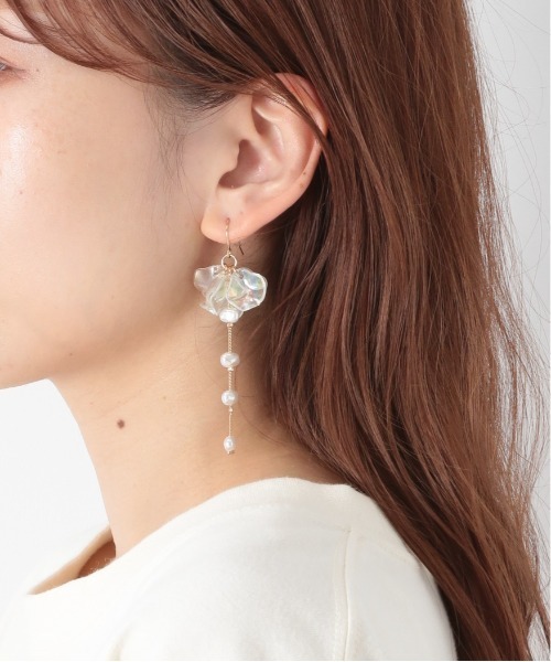 Heather(ヘザー)の「フラワーパールイヤー 216464(ピアス(両耳用)・レディース・ホワイト系その他/ホワイト系その他2/ホワイト系その他3/ホワイト系/グレー系その他/グレー系/ブラウン系/ブラウン系その他・ONE SIZE)」の3枚目の写真