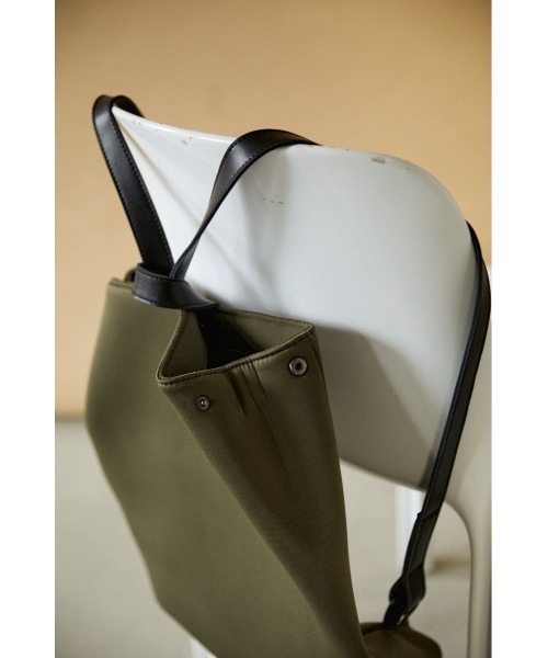 BLACK BY MOUSSY(ブラックバイマウジー)の「ruck sack(リュックサック)(バックパック/リュック・レディース・ブラック/カーキ・FREE)」の11枚目の写真