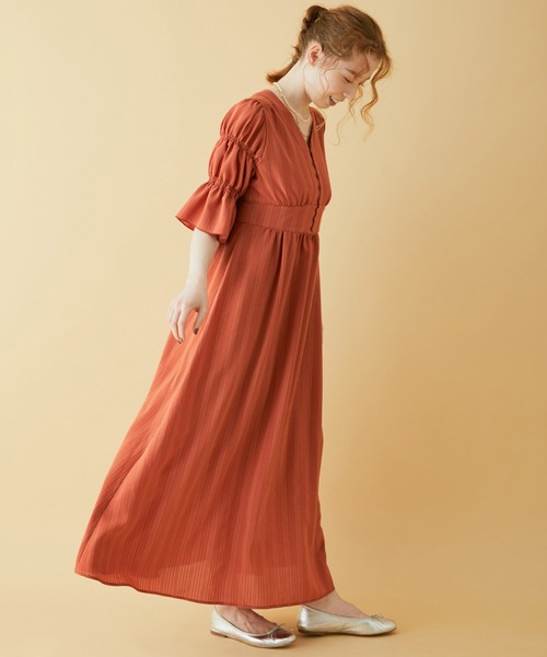 MADEMOISELLE ROPE'（マドモアゼル ロペ）の「キャンディースリーブフロントボタンロングワンピース（ワンピース・レディース・ブラック/ブラウン系その他2・38）」の6枚目の写真