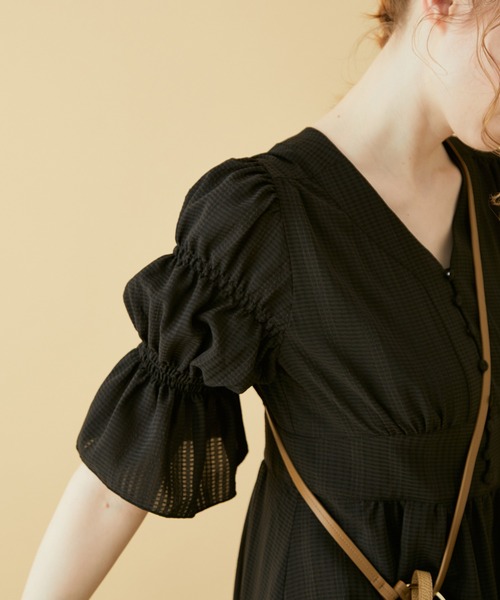 MADEMOISELLE ROPE'（マドモアゼル ロペ）の「キャンディースリーブフロントボタンロングワンピース（ワンピース・レディース・ブラック/ブラウン系その他2・38）」の7枚目の写真