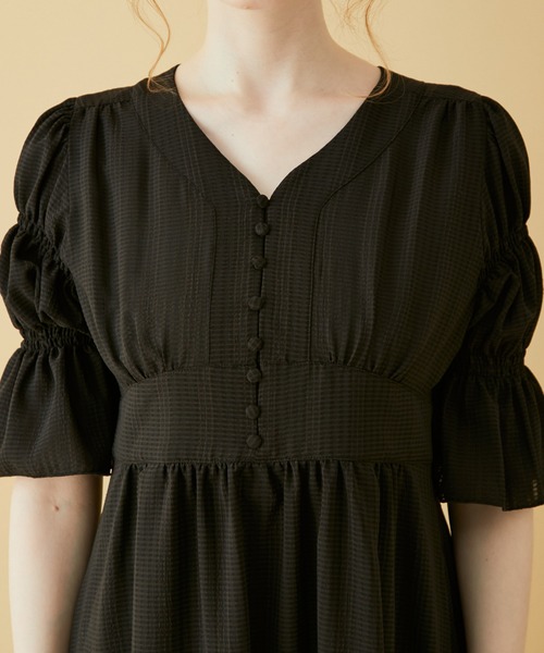 MADEMOISELLE ROPE'（マドモアゼル ロペ）の「キャンディースリーブフロントボタンロングワンピース（ワンピース・レディース・ブラック/ブラウン系その他2・38）」の12枚目の写真