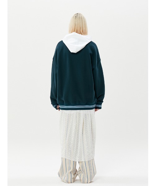 KIRSH(キルシー)の「A'GEM/9 × .kom『KIRSH/キルシー』V-NECK SMALL CHERRYSWEATSHIRT/V-NECK SMALL CHERRYSWEATSHIRT/Vネック スモールチェリー スウェットシャツトレーナー(スウェット・レディース・チャコールグレー/アイボリー/グリーン・FREE)」の13枚目の写真