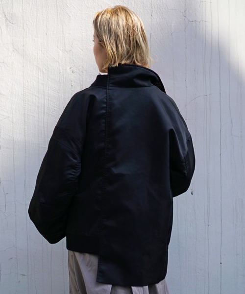 AULA AILA（アウラアイラ）の「AULA AILA(アウラアイラ)別注アシンメトリーブルゾン（ブルゾン・レディース・ブラック・0）」の6枚目の写真