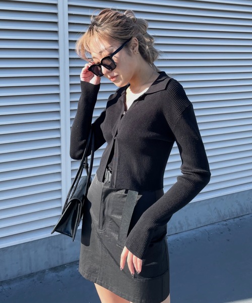 SHAGGIE(シャギー)の「フロントスナップ襟付きリブトップス(Tシャツ/カットソー・レディース・ホワイト/ブラック/ネイビー/カーキ・FREE)」の1枚目の写真