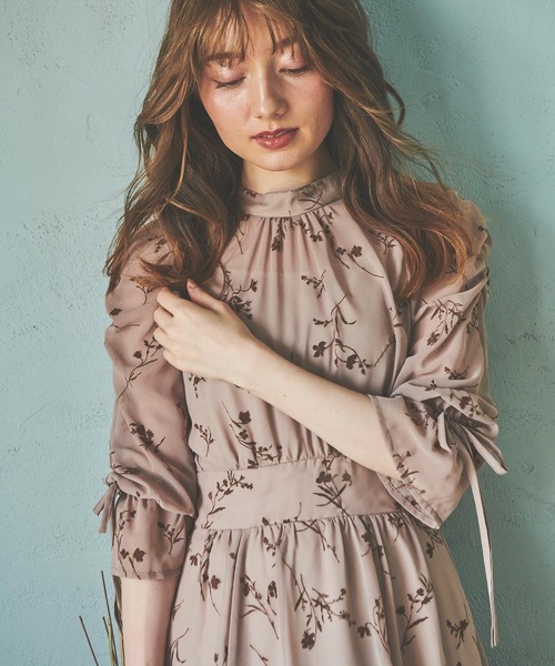 NOELA（ノエラ）の「フロッキーエアリーワンピ（ワンピース・レディース・ブラック/ベージュ/モカ・S/M）」の8枚目の写真