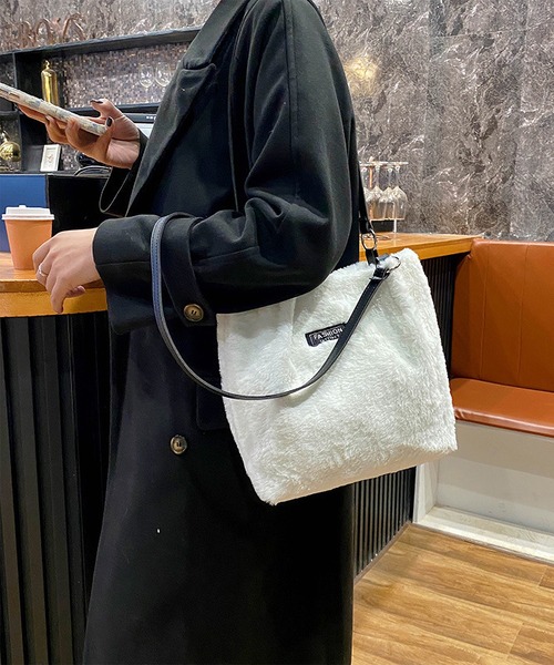 フェイクファートートバッグ