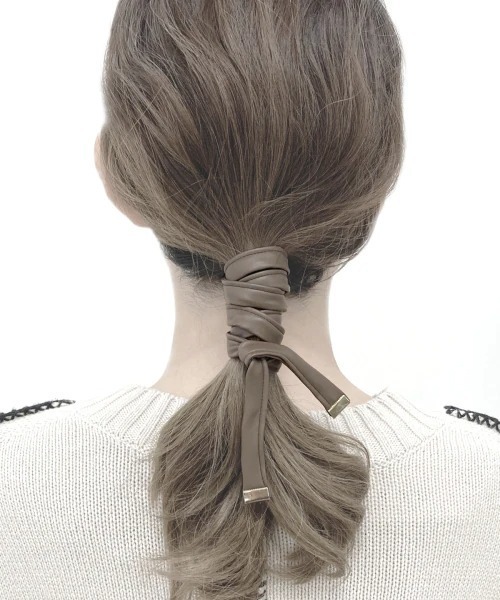 LOWRYS FARM(ローリーズファーム)の「フラットグルグルワイヤー 236459(その他ヘアアクセサリー・レディース・アイボリー/ブラウン/ベージュ・FREE)」の2枚目の写真
