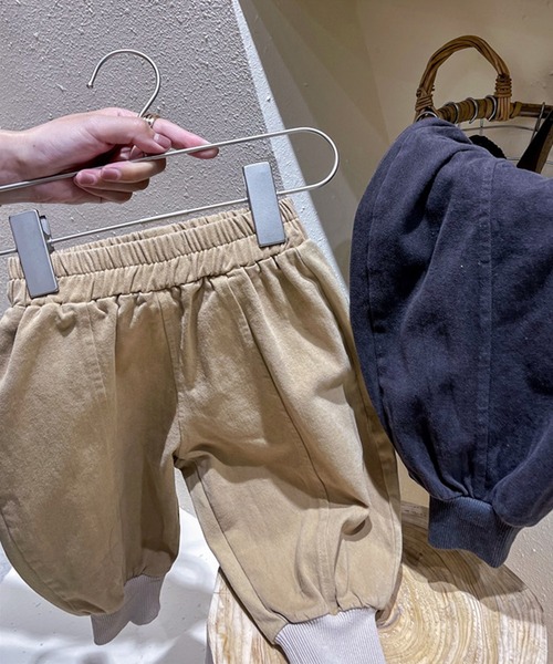 aimoha（アイモハ）の「【aimoha-KIDS-】子供服 裾絞りカーゴチノパンツ（カーゴパンツ・キッズ・ダークグレー/ベージュ・100/120/110/80/90/130）」の12枚目の写真