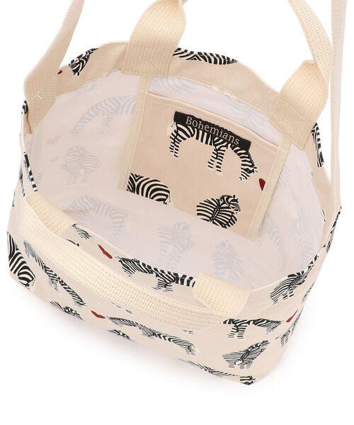 BOHEMIANS（ボヘミアンズ）の「BOHEMIANS/ボヘミアンズ　SMALL ZEBRA TOTE BAG M　スモールゼブラトートバッグ　M（ショルダーバッグ・レディース・ナチュラル/ブラック・FREE）」の3枚目の写真