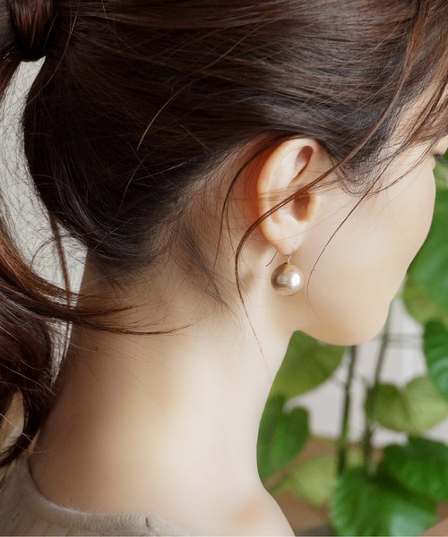 Meach.（ミーチ）の「【Meach.】14kgf大粒パールのピアス（スタッド・フック）（ピアス（両耳用）・レディース・その他1/その他2/その他3/その他5/その他7/その他10/その他4/その他9/その他6/その他8/その他12/その他11・FREE）」の10枚目の写真