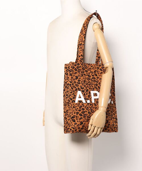 A.P.C.(アーペーセー)の「TOTE LOU 21H(トートバッグ・レディース・ブラウン系その他・ONESIZE)」の2枚目の写真