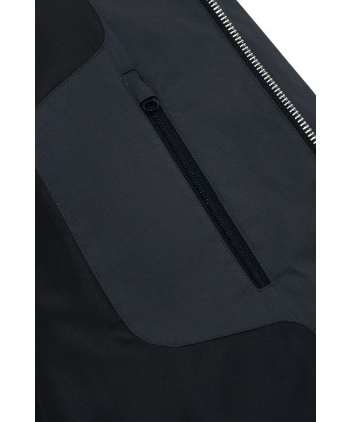 VIVASTUDIO(ビバスタジオ)の「MINIMAL HOODED PARKA(ダウンジャケット/コート・メンズ・ライトグリーン/ダークグレー・MEDIUM/LARGE)」の7枚目の写真