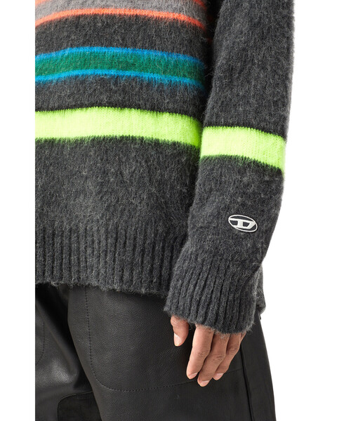 DIESEL（ディーゼル）の「メンズ ニット ストライプ（ニット/セーター・メンズ・サンドベージュ/ブラック・SMALL/X-SMALL/LARGE/X-LARGE/MEDIUM）」の20枚目の写真