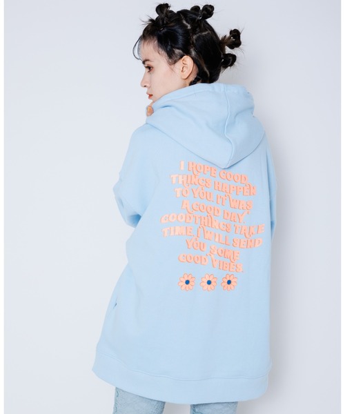 Candy Stripper（キャンディストリッパー）の「GOOD THINGS SWEAT HOODIE（パーカー・レディース・ライトブルー/ブラック/アイボリー・2）」の3枚目の写真